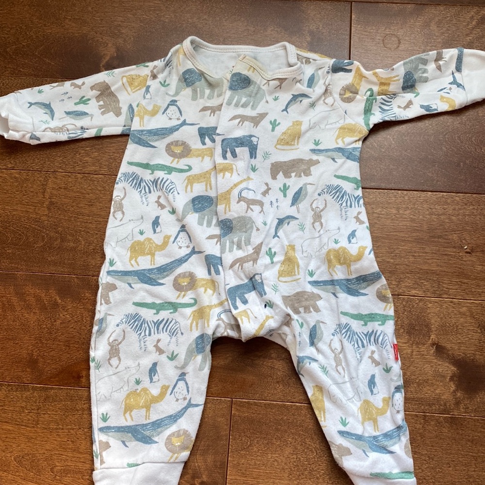 Magnet Me safari one piece